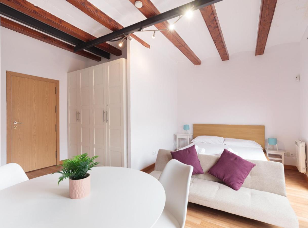 Spacious Doubleroom Apartment At Sants Barcelona Exterior photo