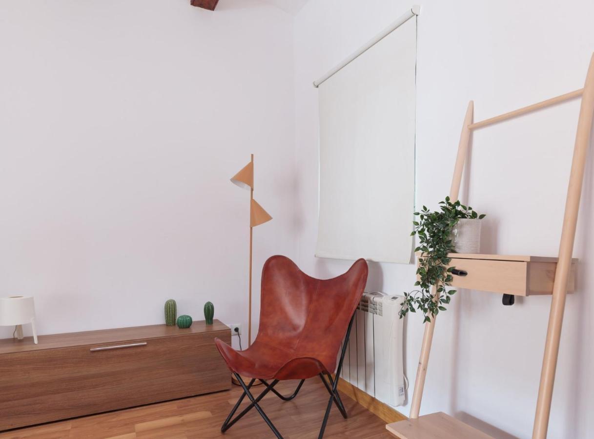 Spacious Doubleroom Apartment At Sants Barcelona Exterior photo