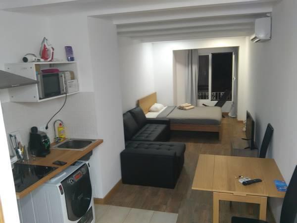Spacious Doubleroom Apartment At Sants Barcelona Exterior photo