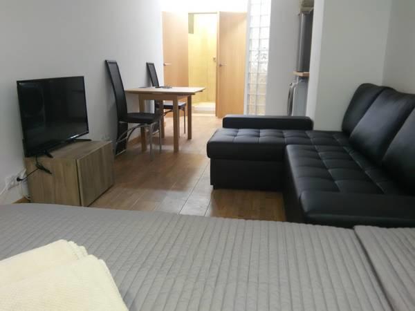 Spacious Doubleroom Apartment At Sants Barcelona Exterior photo
